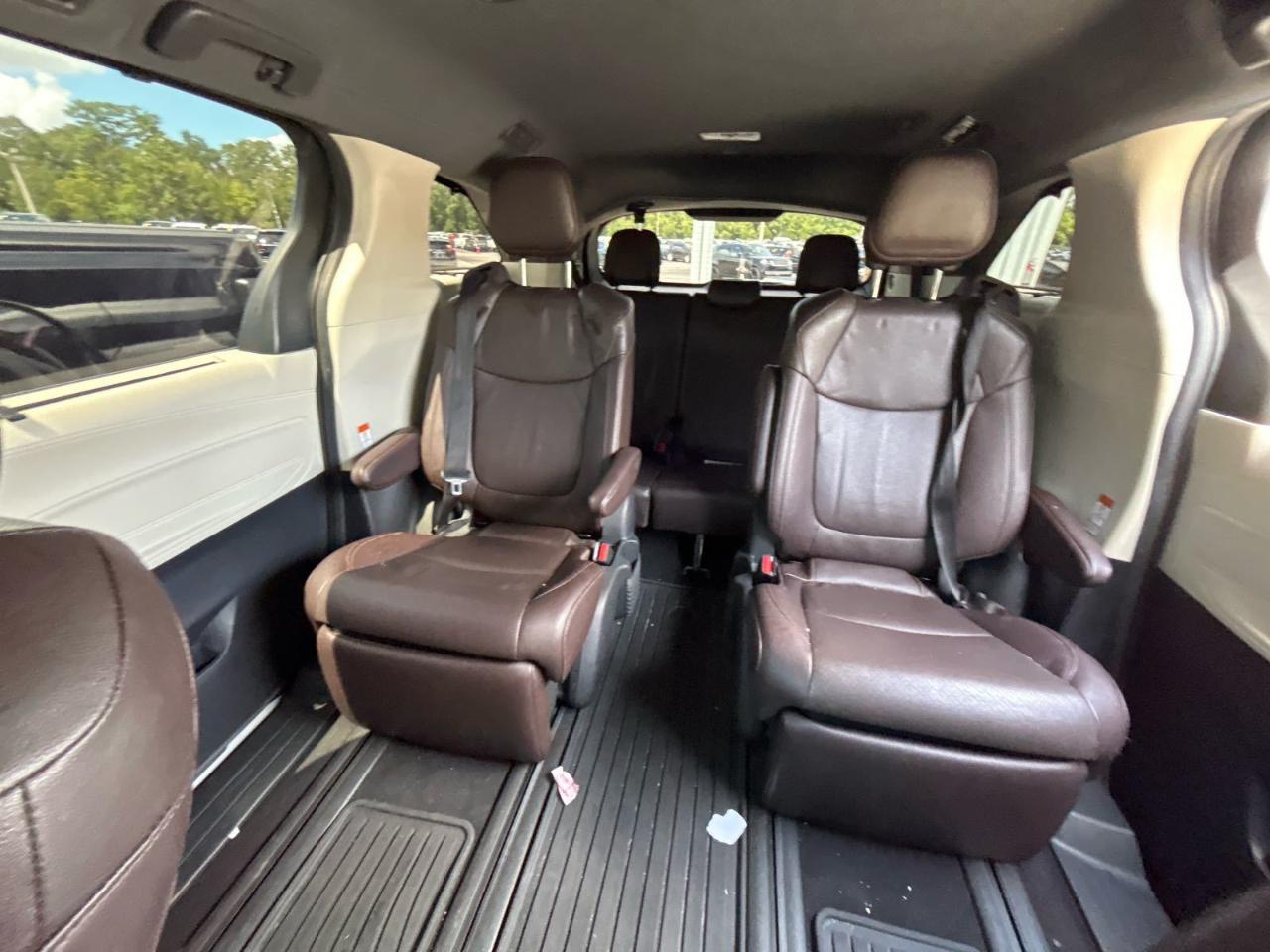 Toyota Sienna  2021