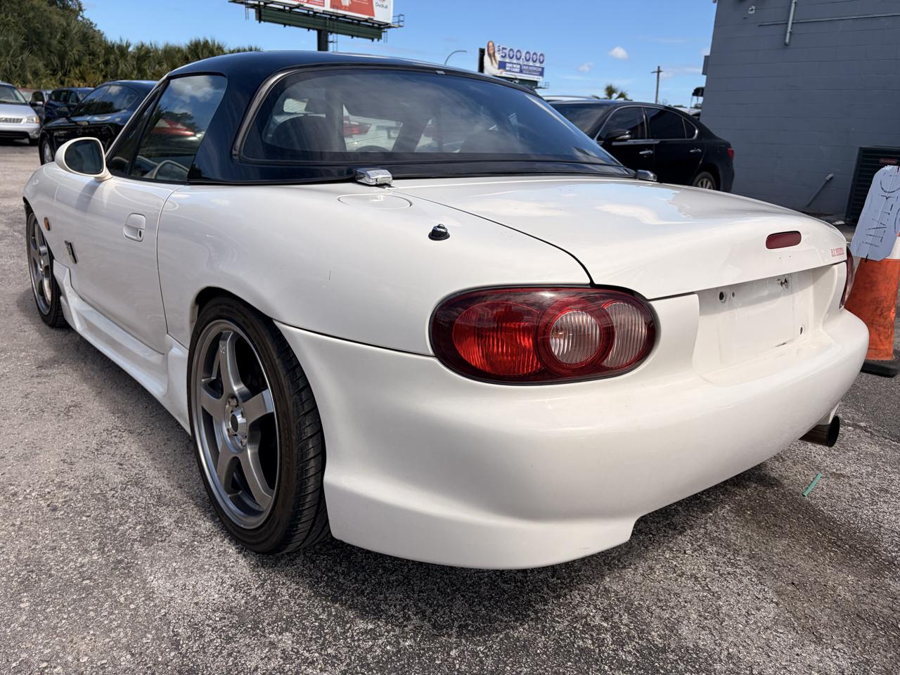Mazda Miata  1998