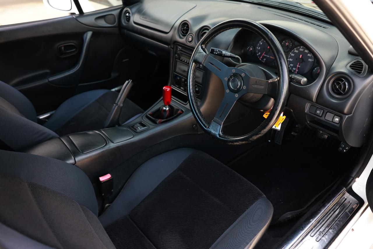 Mazda Miata  1998