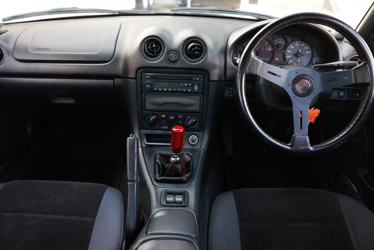 Mazda Miata  1998