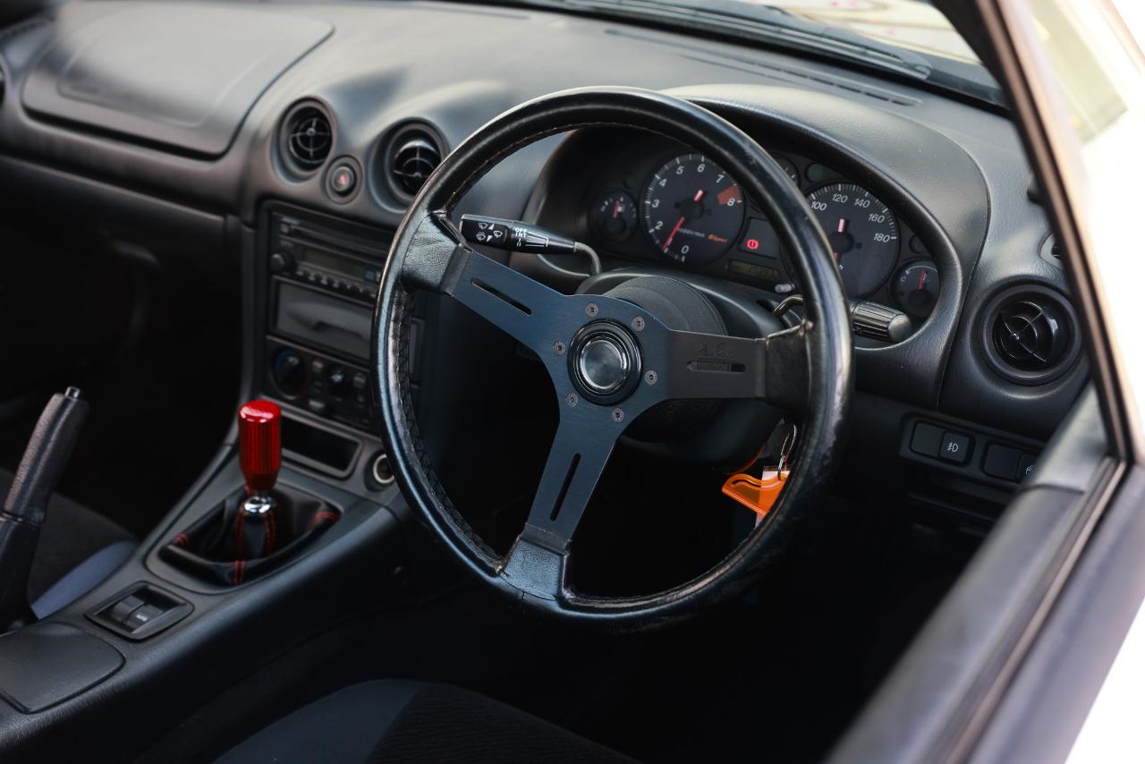 Mazda Miata  1998