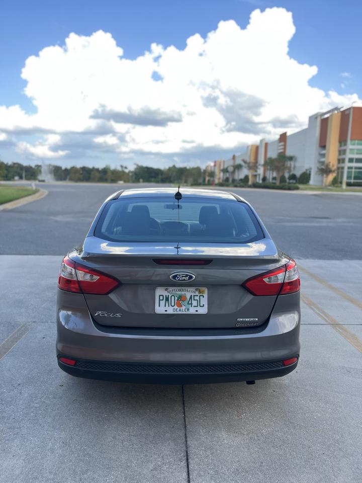 Ford Focus  2013