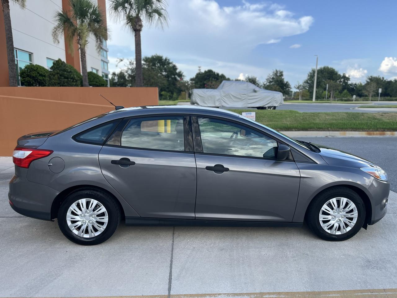 Ford Focus  2013