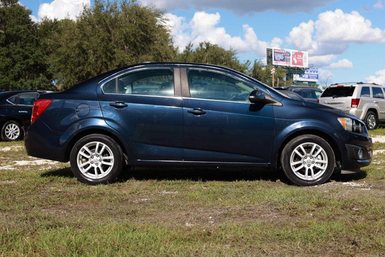 Chevrolet Sonic  2015