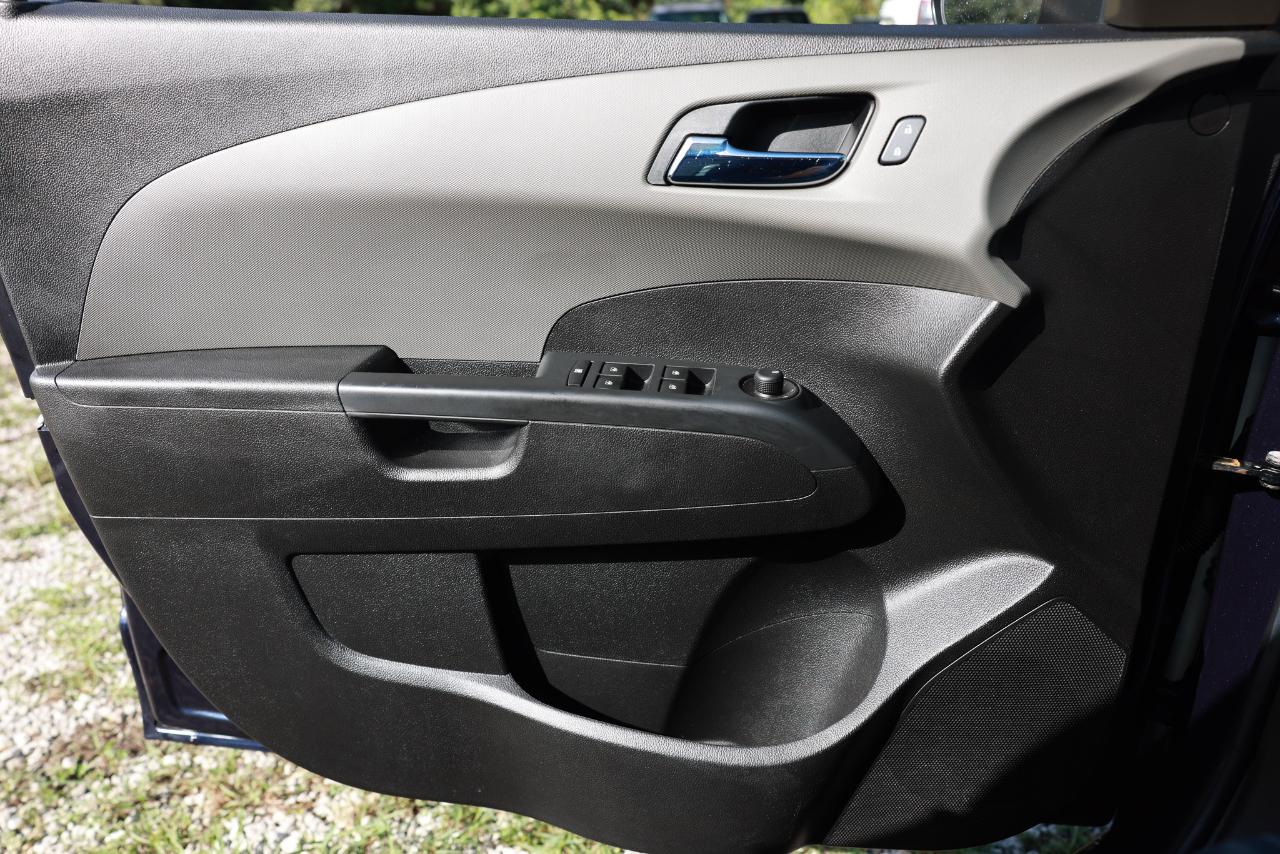 Chevrolet Sonic  2015