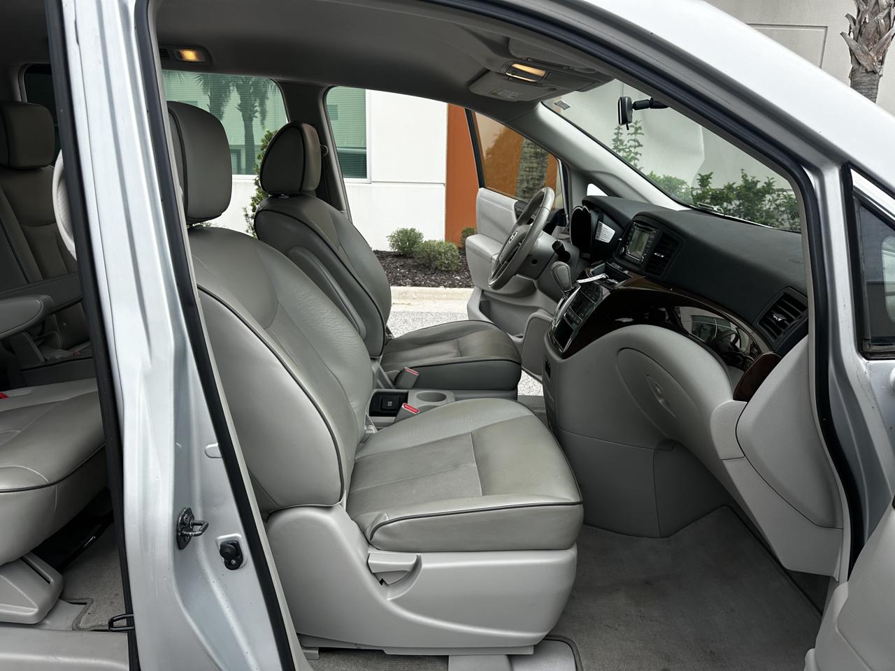Nissan Quest  2015