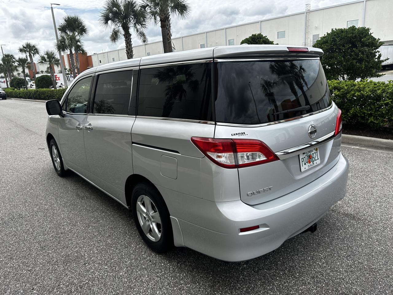 Nissan Quest  2015