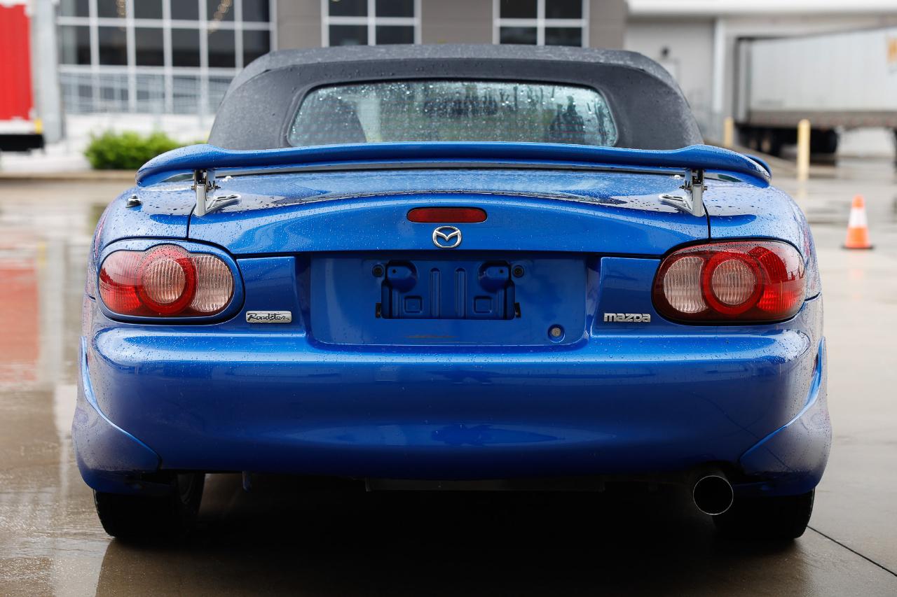 Mazda Miata  2001