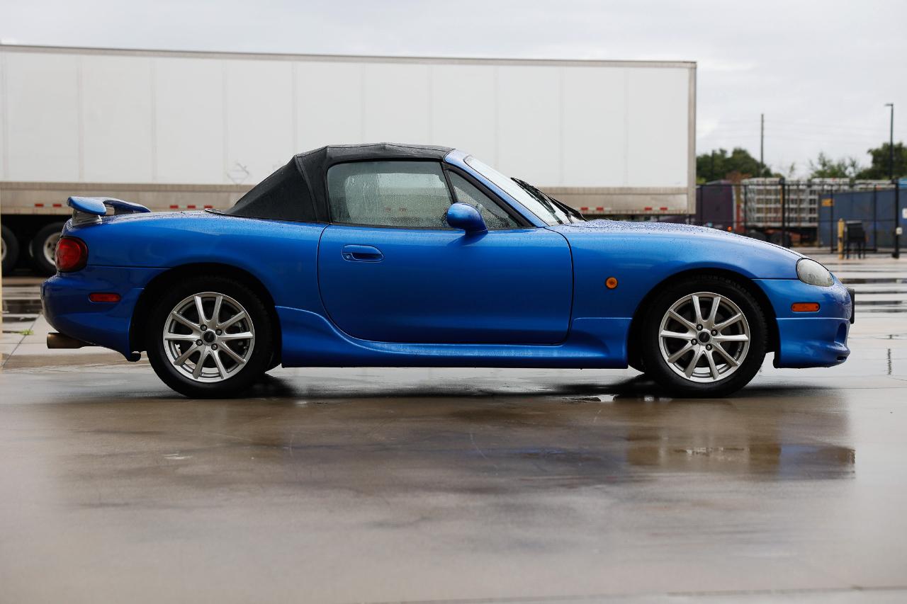 Mazda Miata  2001