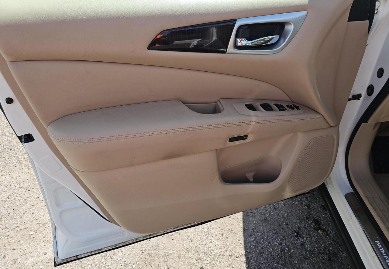 Nissan Pathfinder  2015