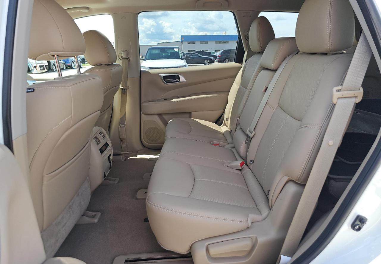 Nissan Pathfinder  2015