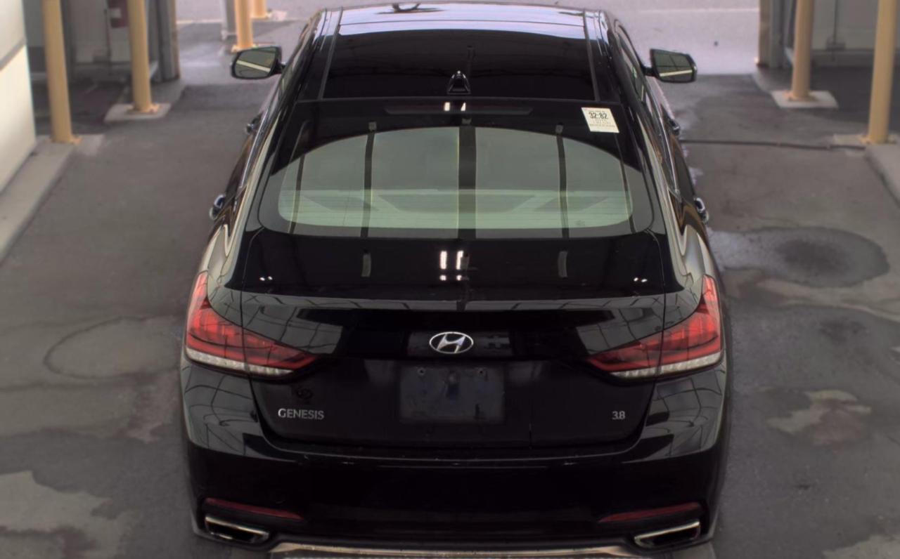 Hyundai Genesis  2015