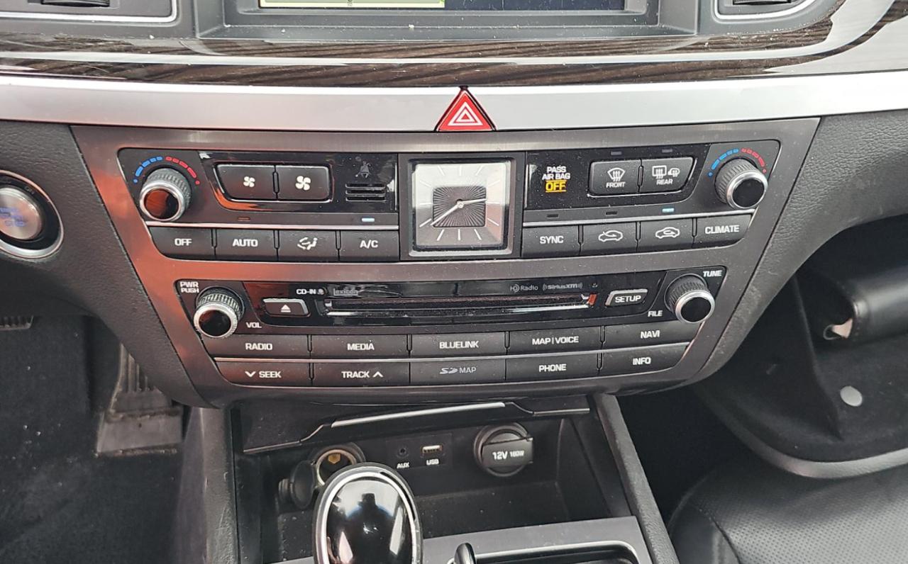 Hyundai Genesis  2015