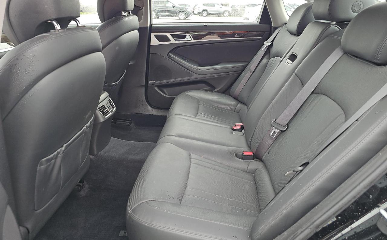 Hyundai Genesis  2015