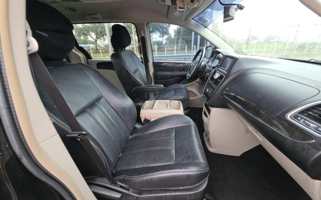 Chrysler Town & Country  2014