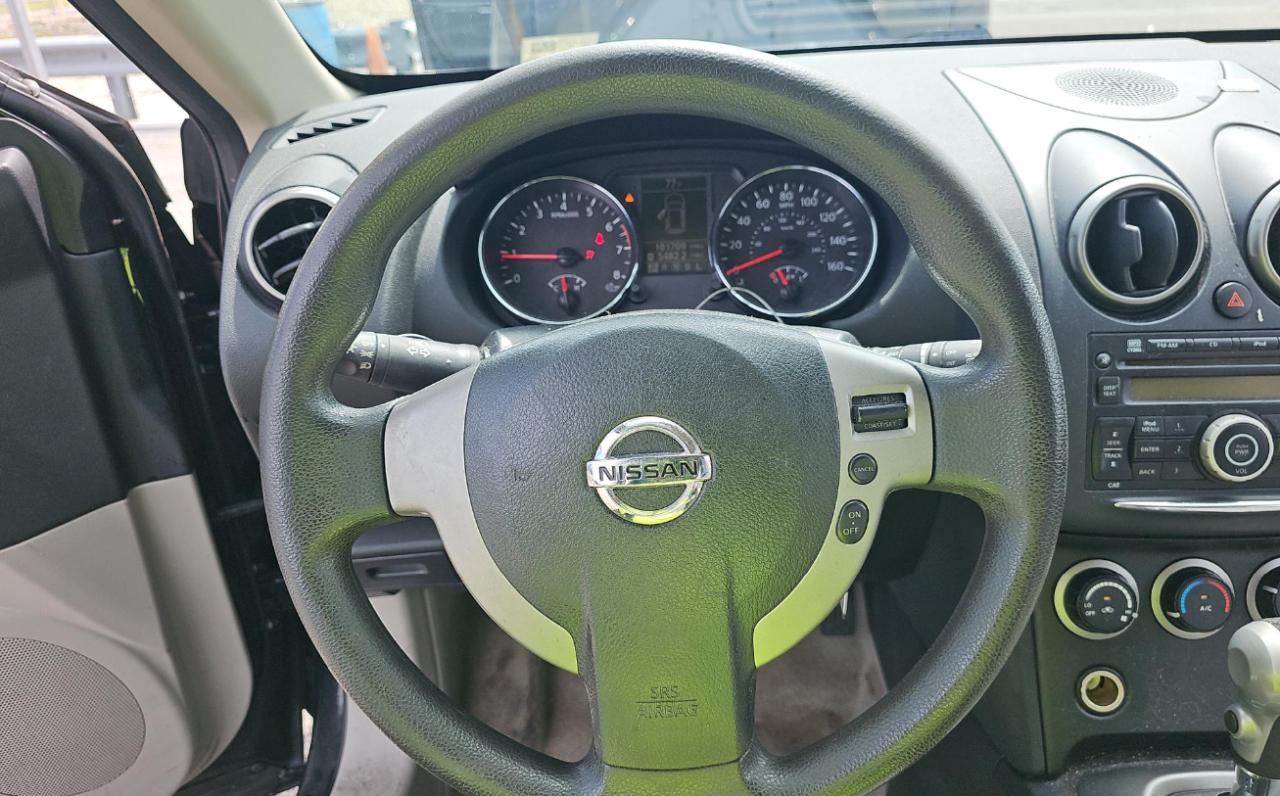 Nissan Rogue  2013