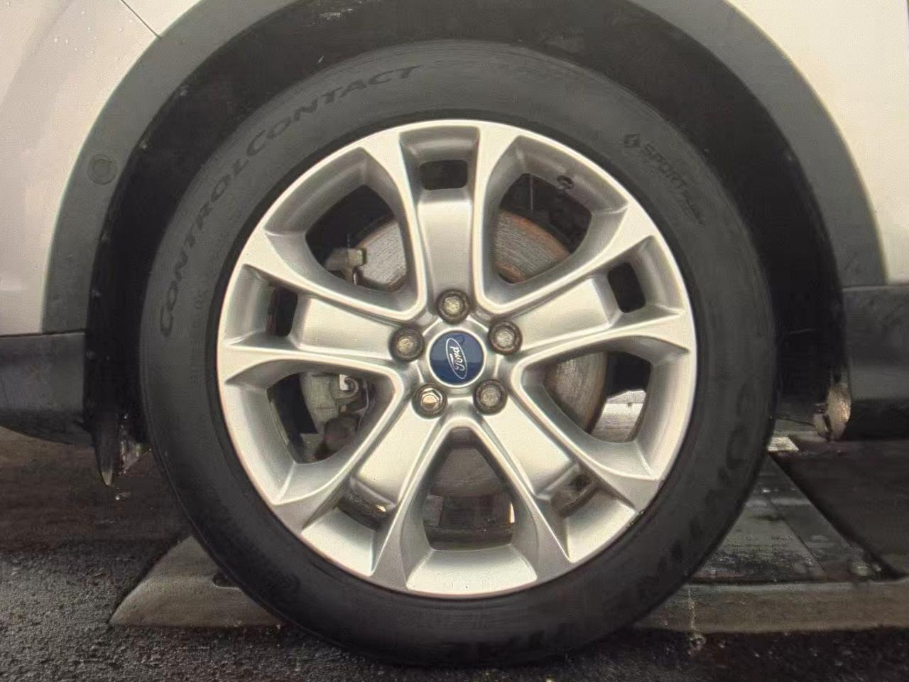 Ford Escape  2015