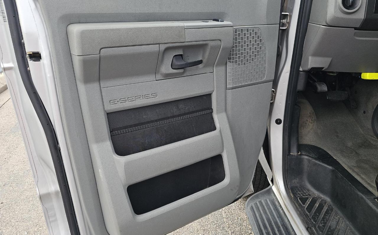 Ford Econoline Wagon  2014