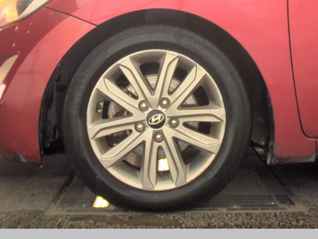 Hyundai Elantra  2015