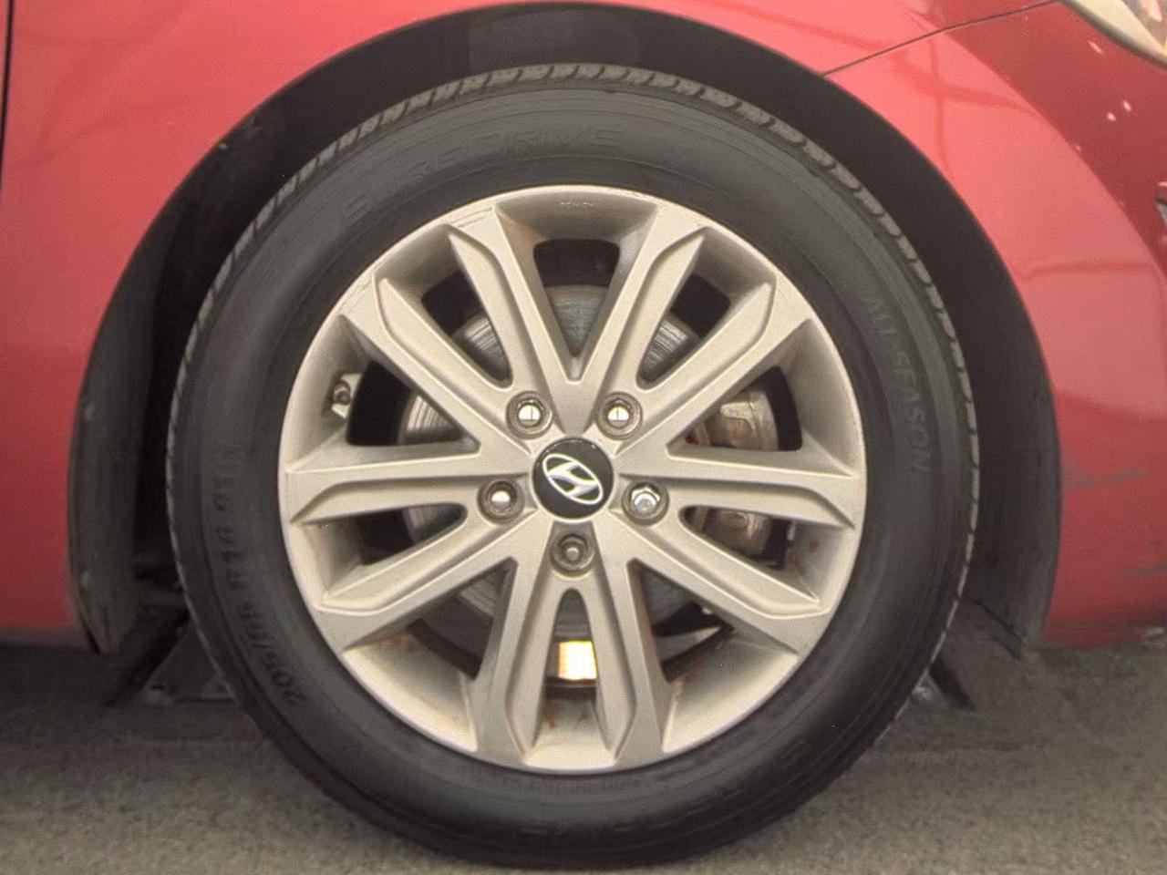Hyundai Elantra  2015