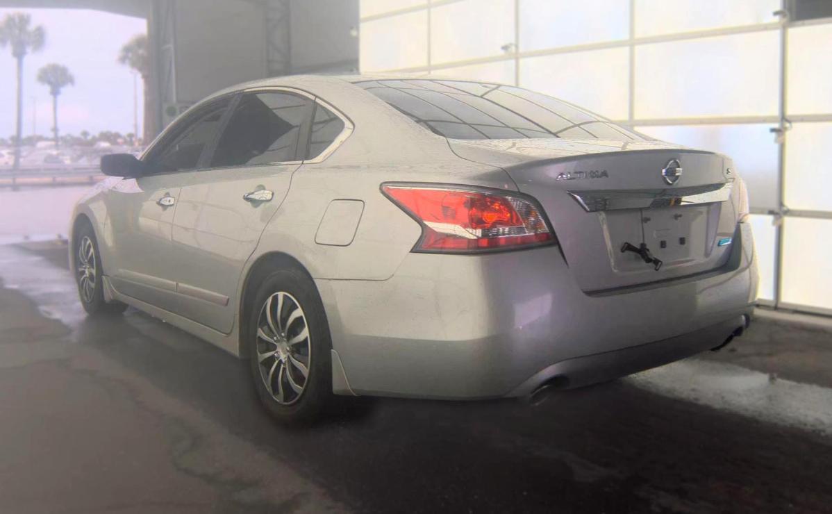 Nissan Altima  2014
