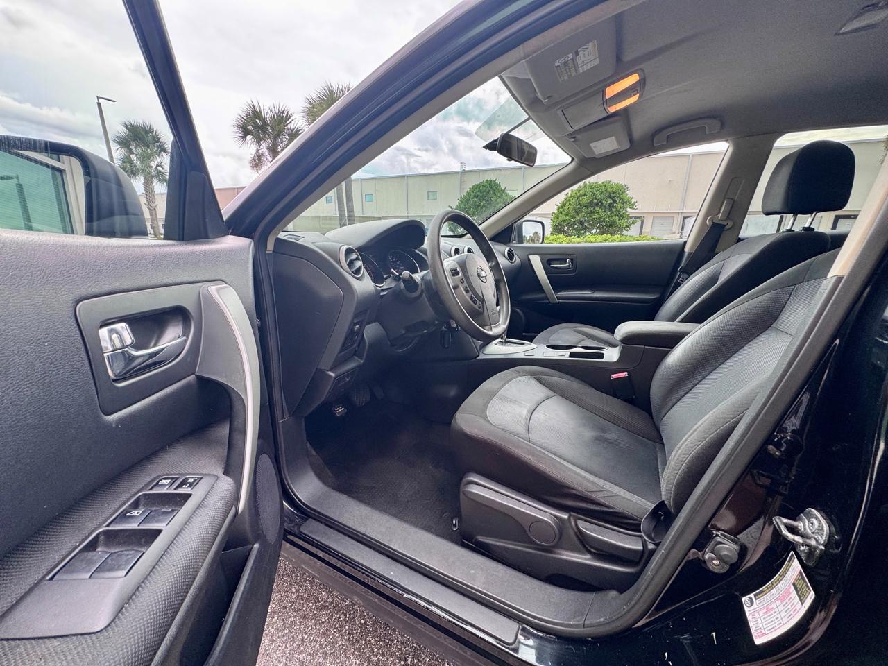 Nissan Rogue  2013