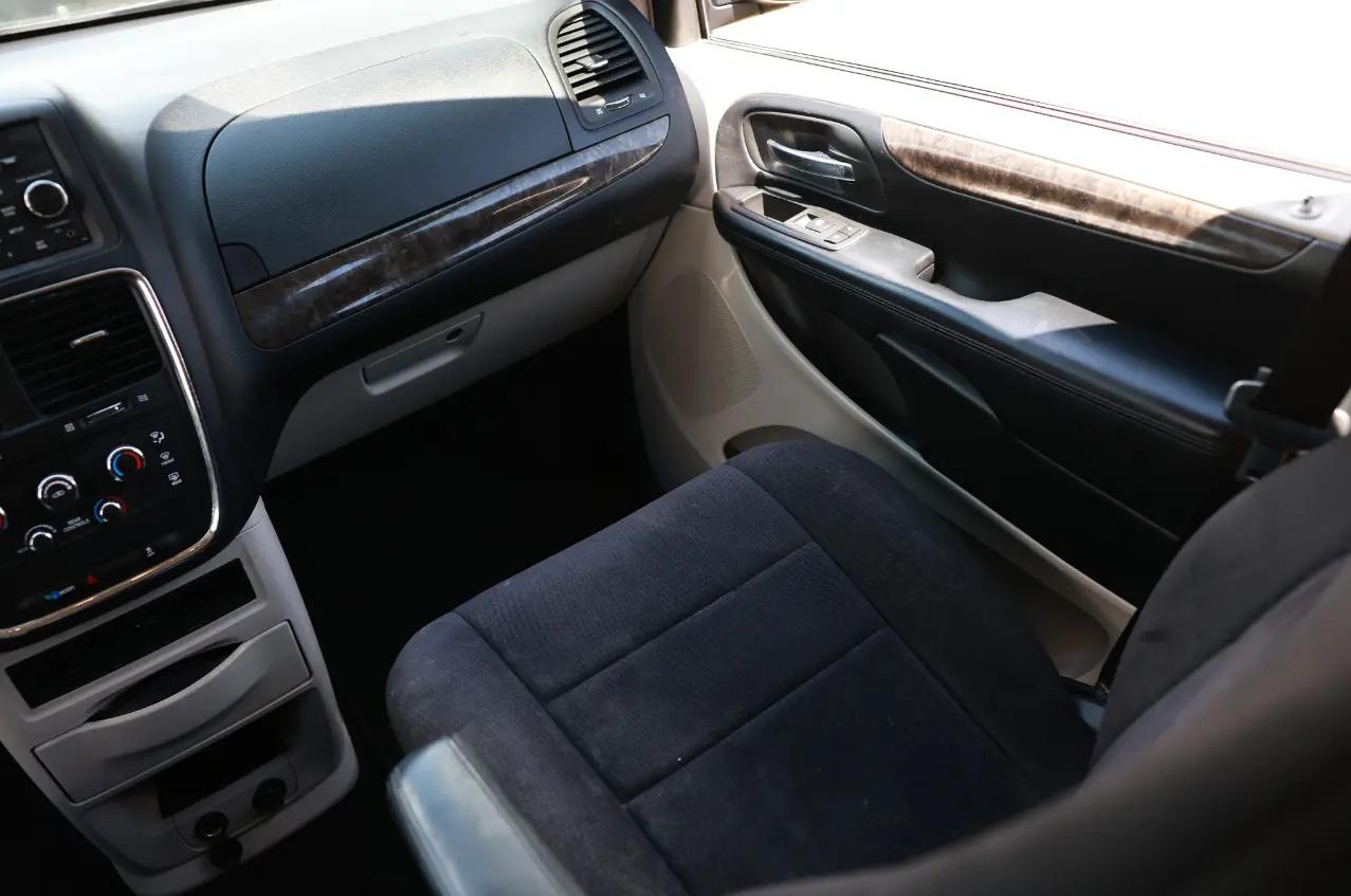 Dodge Grand Caravan  2011