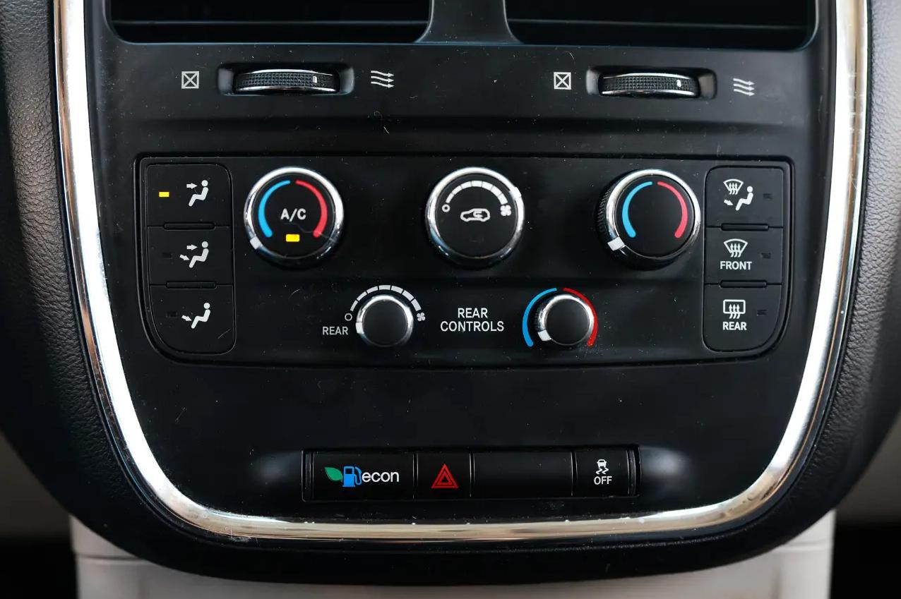 Dodge Grand Caravan  2011