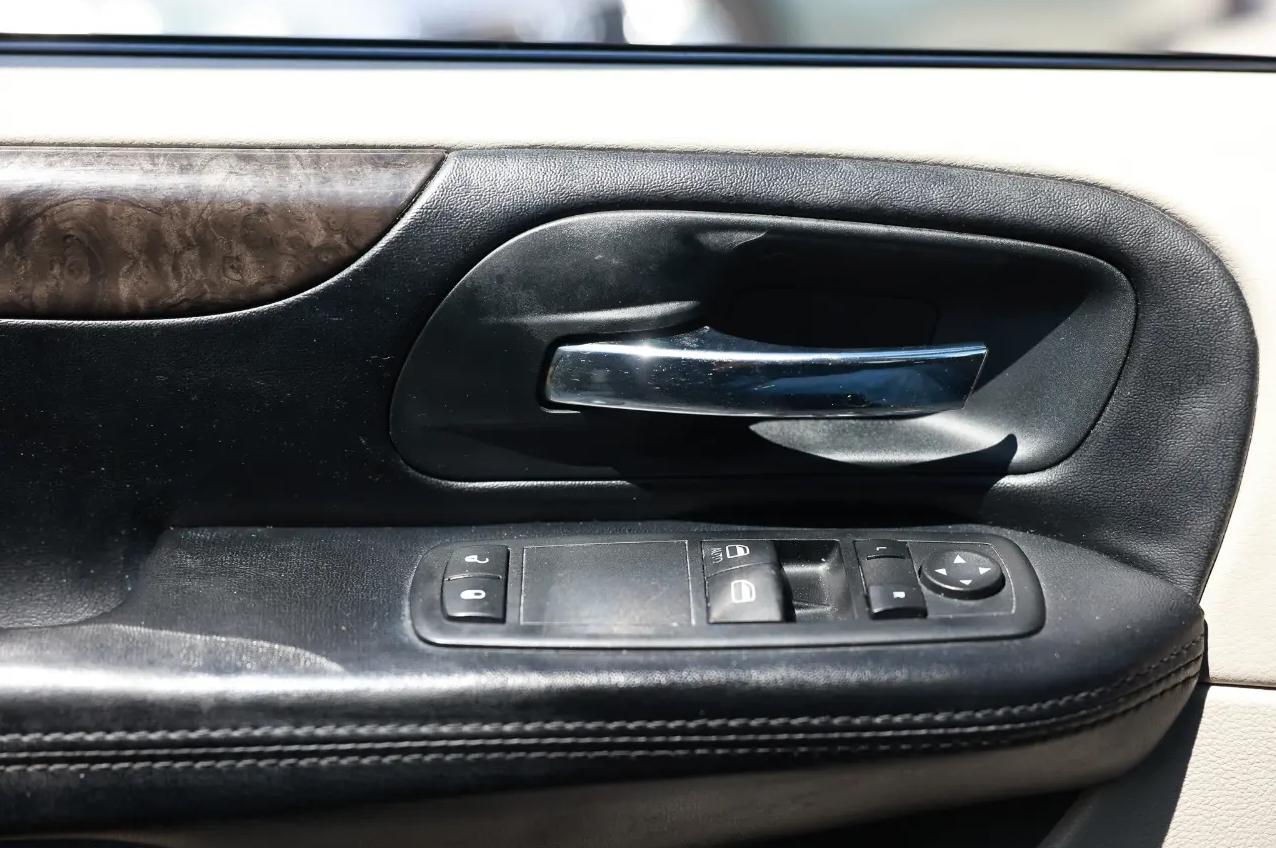 Dodge Grand Caravan  2011