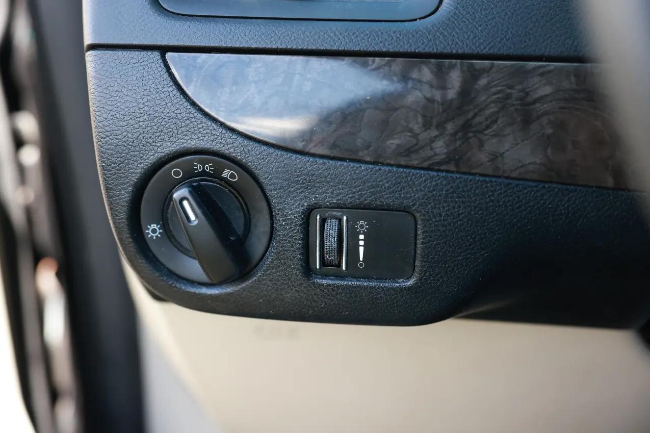 Dodge Grand Caravan  2011