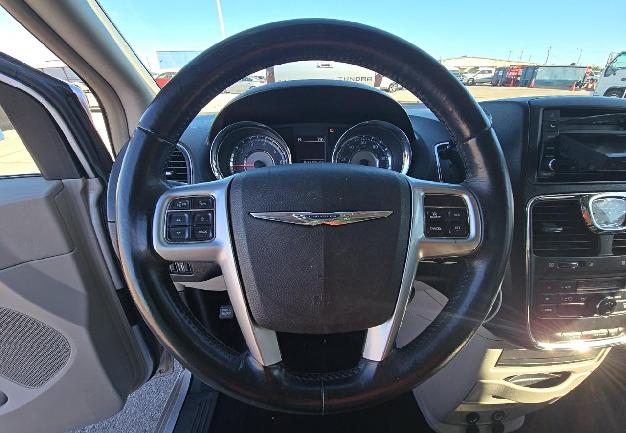 Chrysler Town & Country  2012