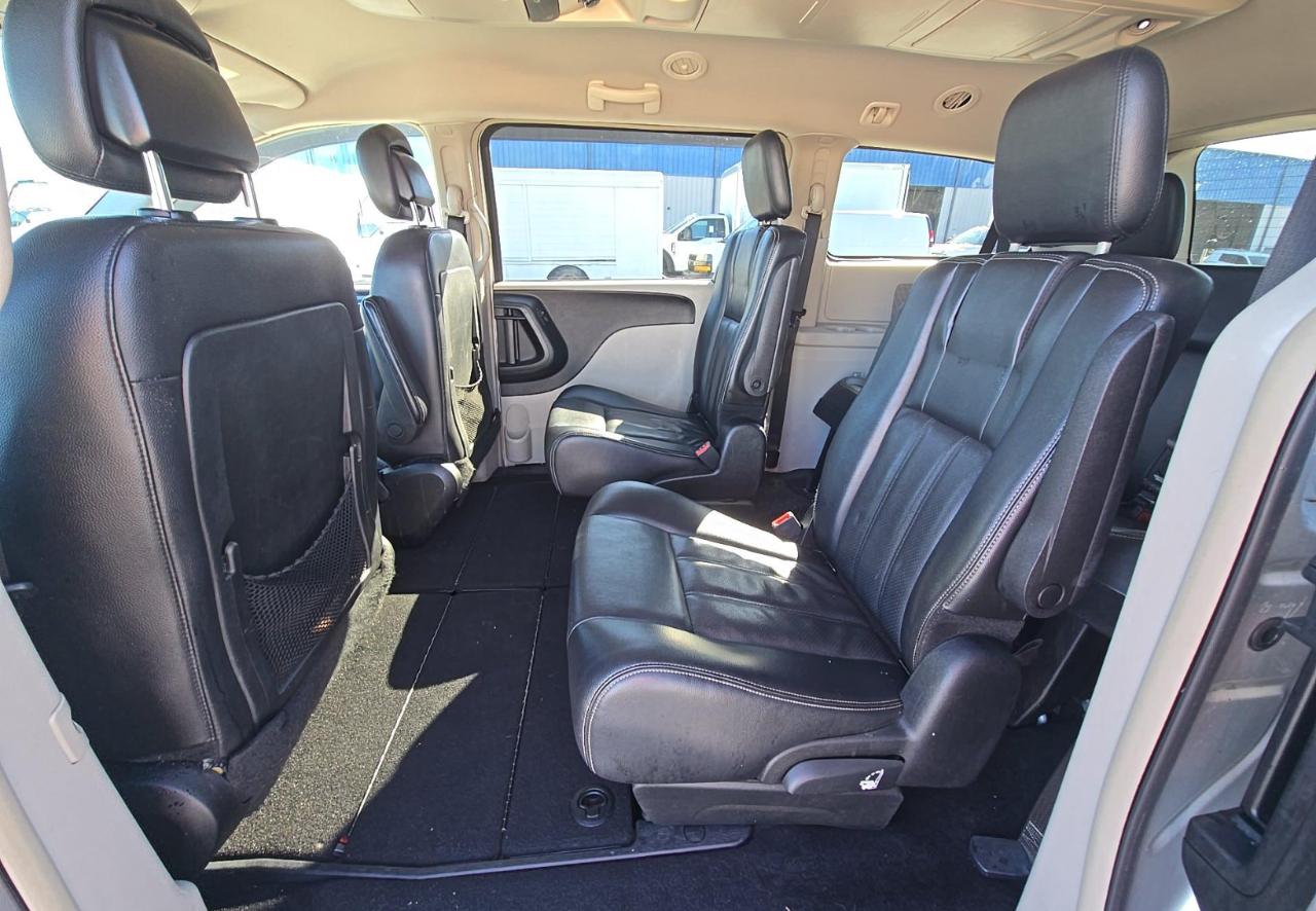 Chrysler Town & Country  2012