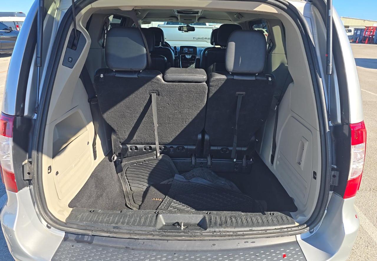 Chrysler Town & Country  2012