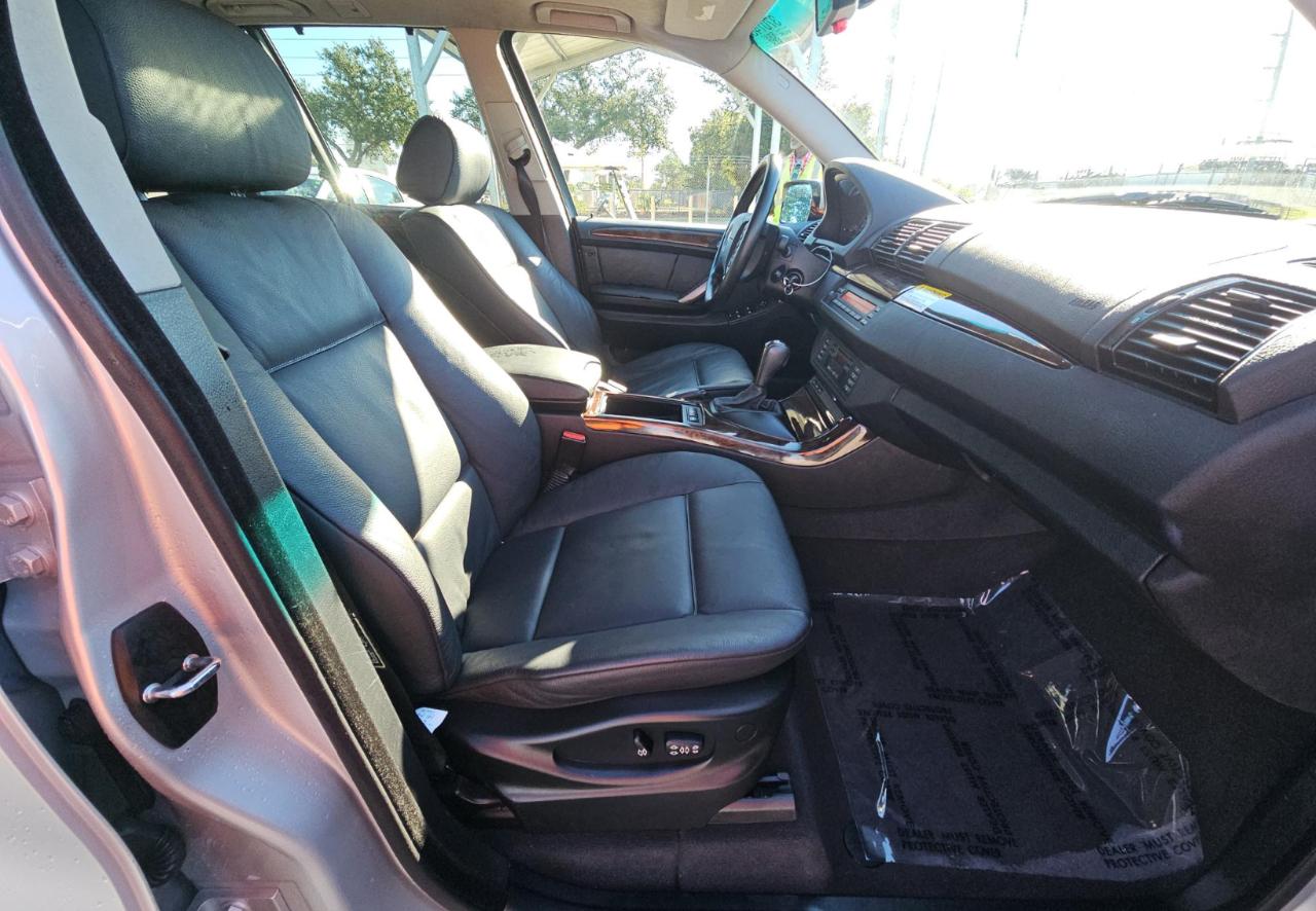 BMW X5  2004