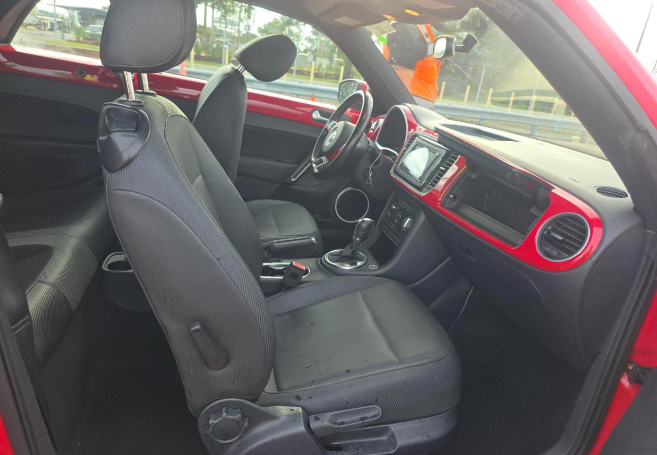 Volkswagen Beetle Convertible  2015