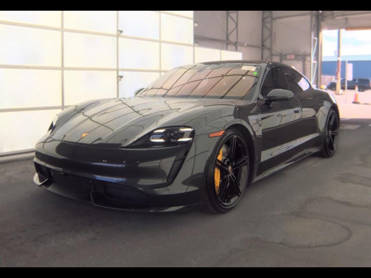 Porsche Taycan  2020