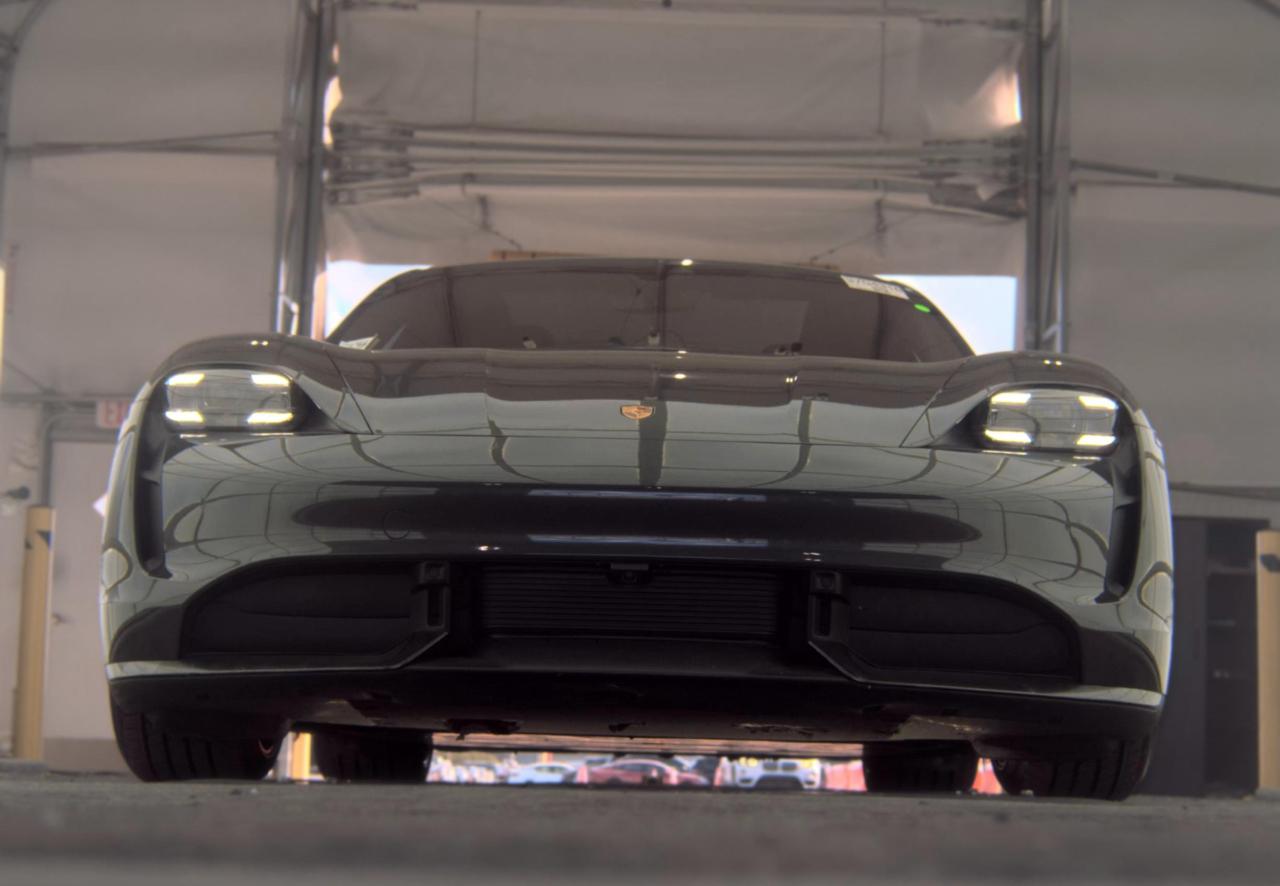 Porsche Taycan  2020