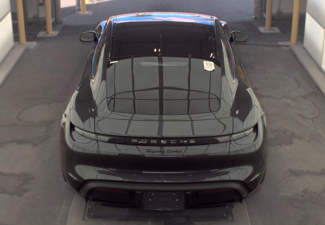 Porsche Taycan  2020