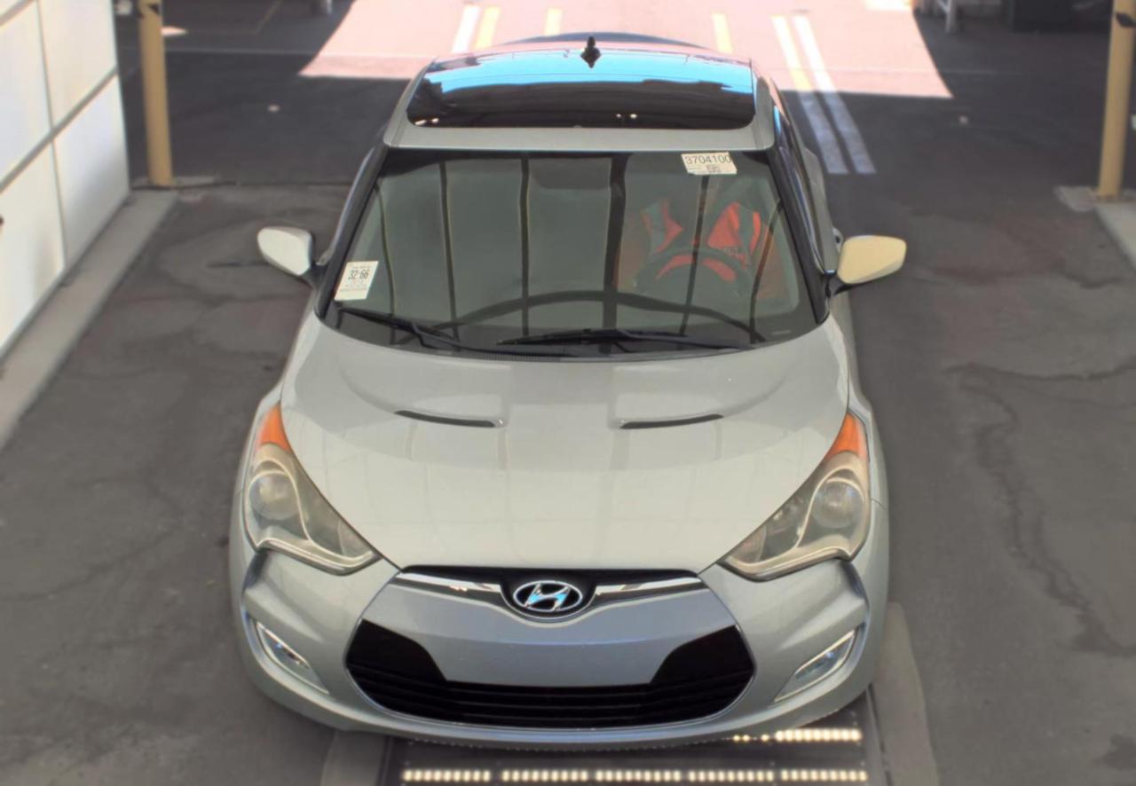 Hyundai Veloster  2013