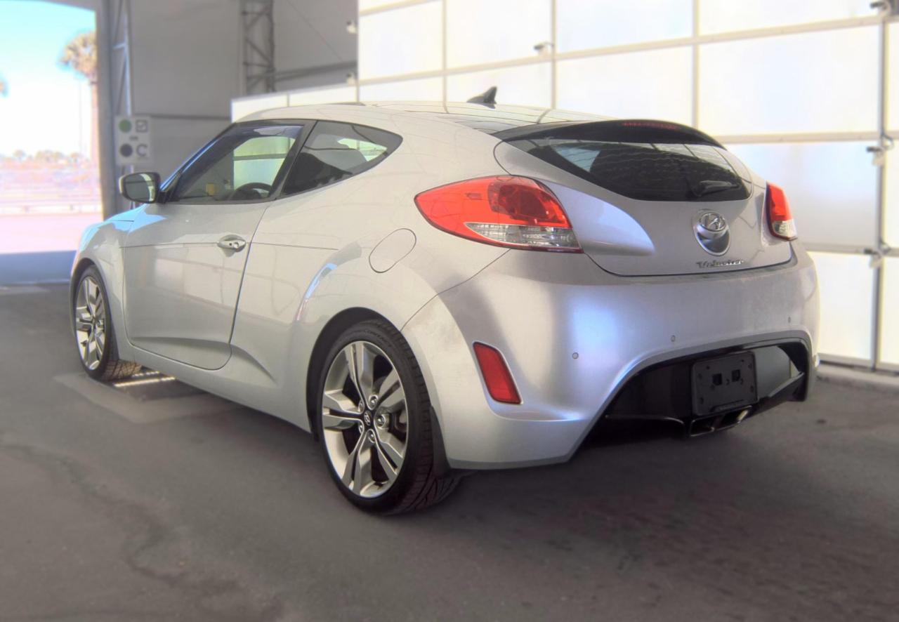 Hyundai Veloster  2013