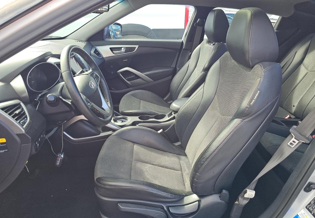 Hyundai Veloster  2013