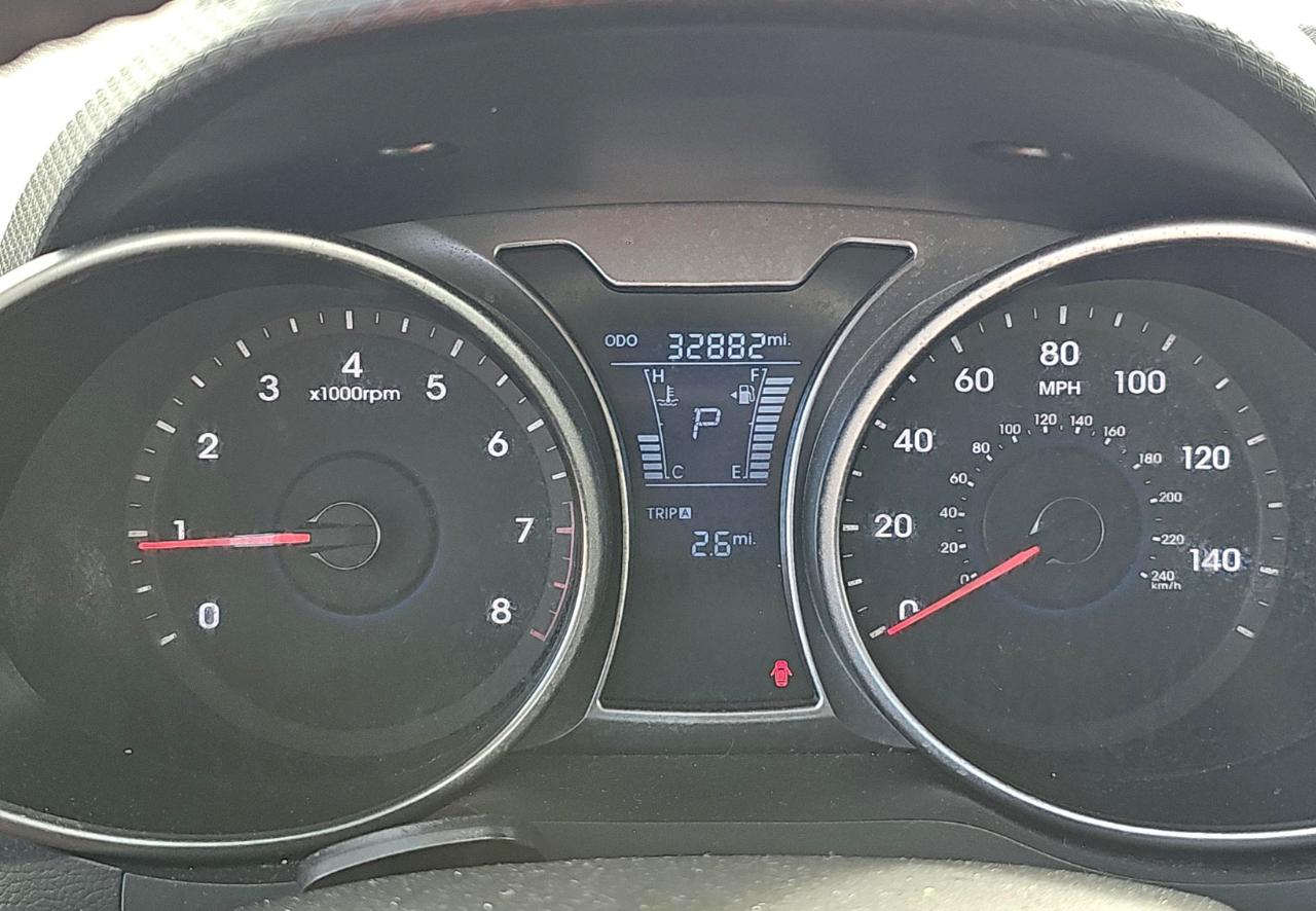 Hyundai Veloster  2013