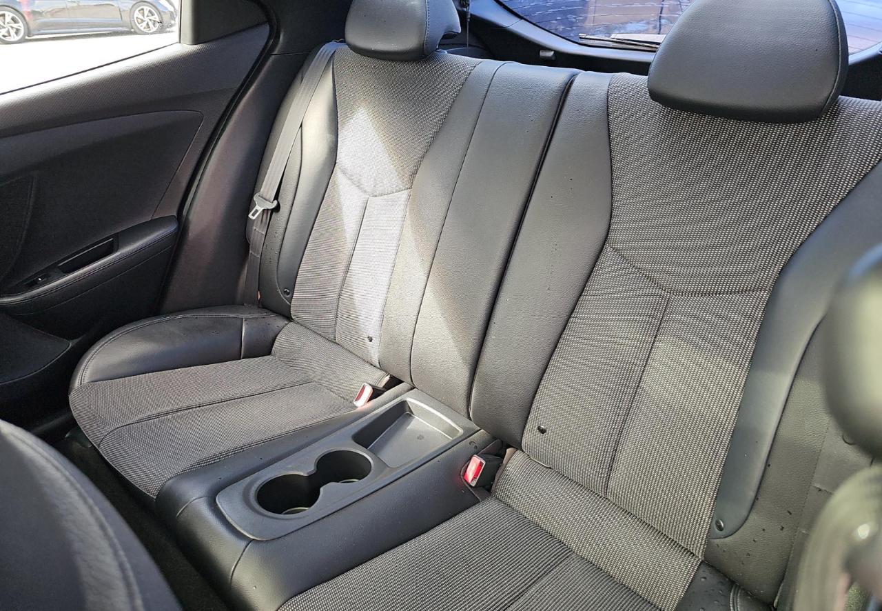 Hyundai Veloster  2013