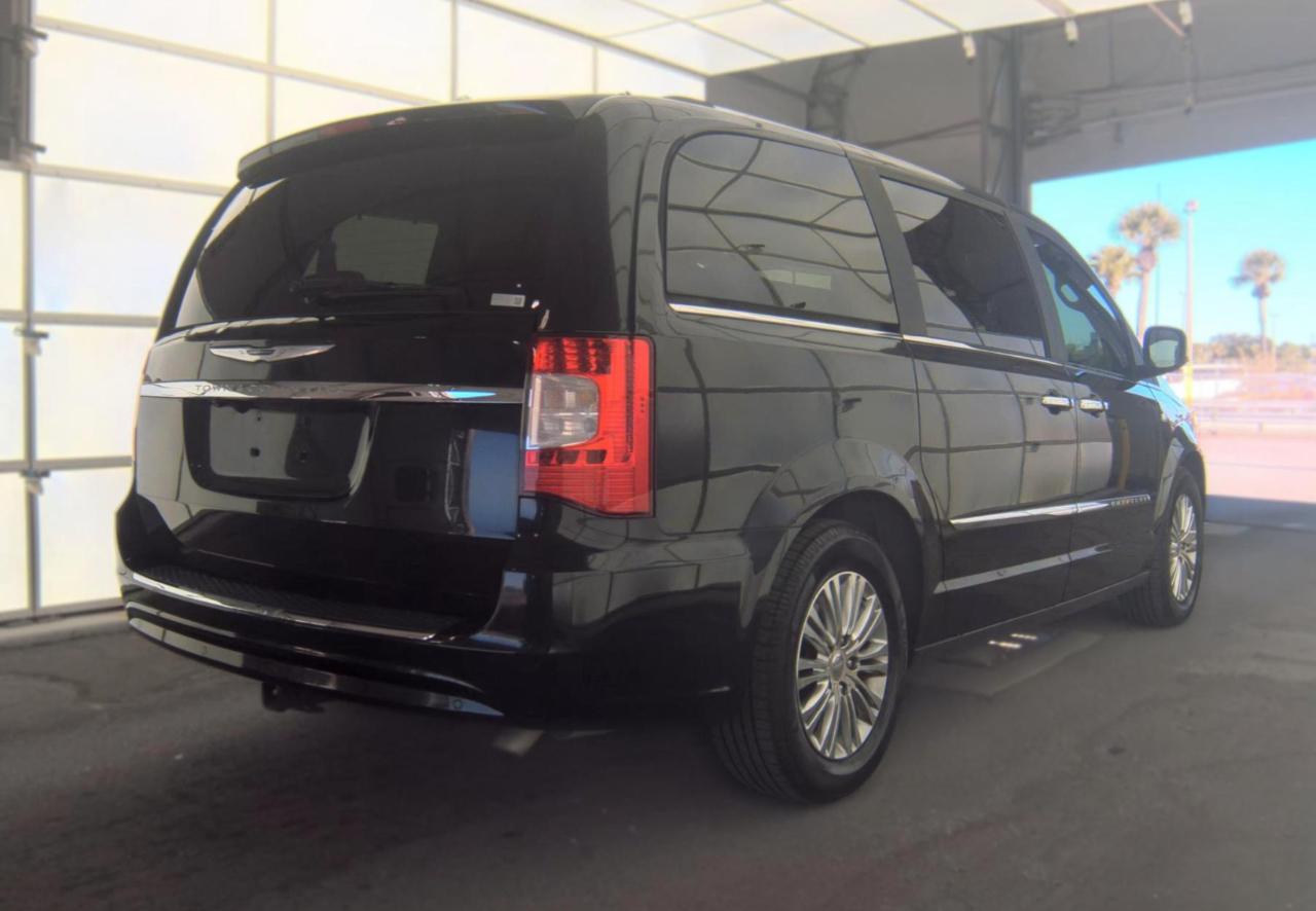 Chrysler Town & Country  2014