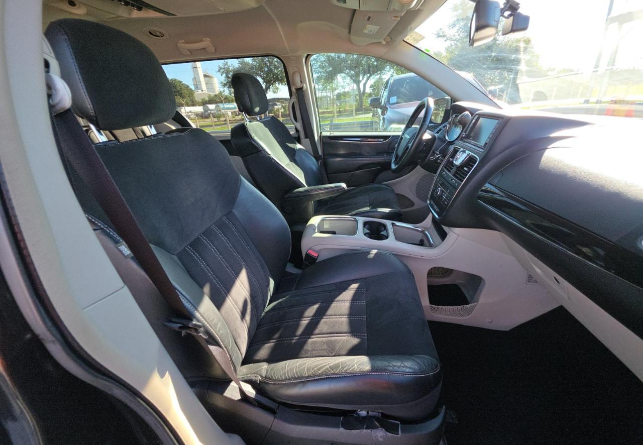 Chrysler Town & Country  2014