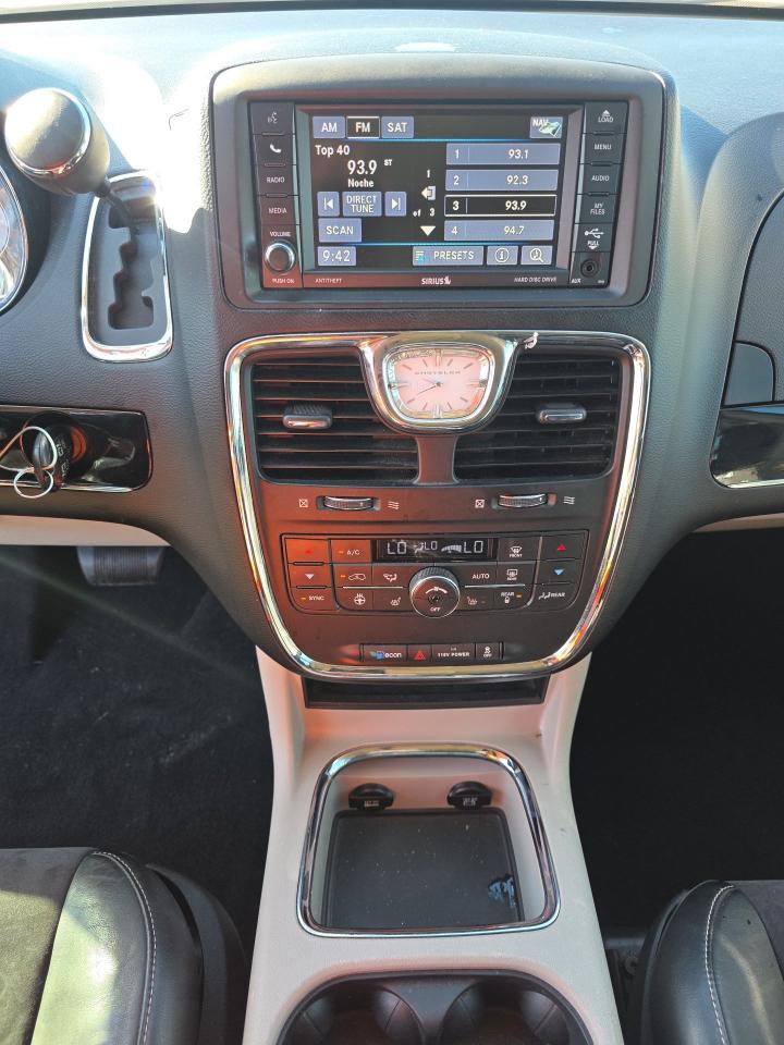 Chrysler Town & Country  2014