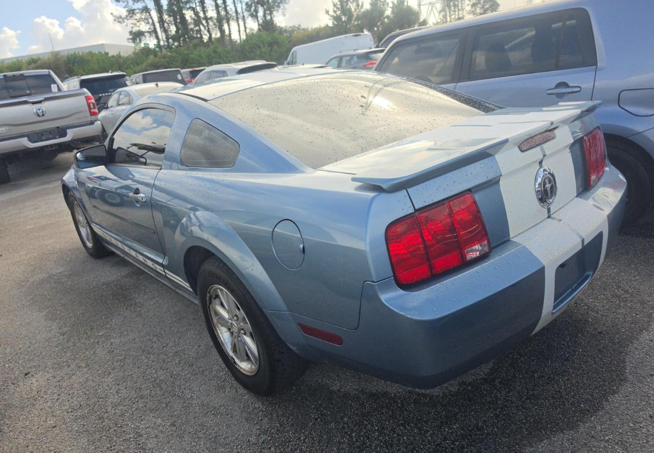 Ford Mustang  2007