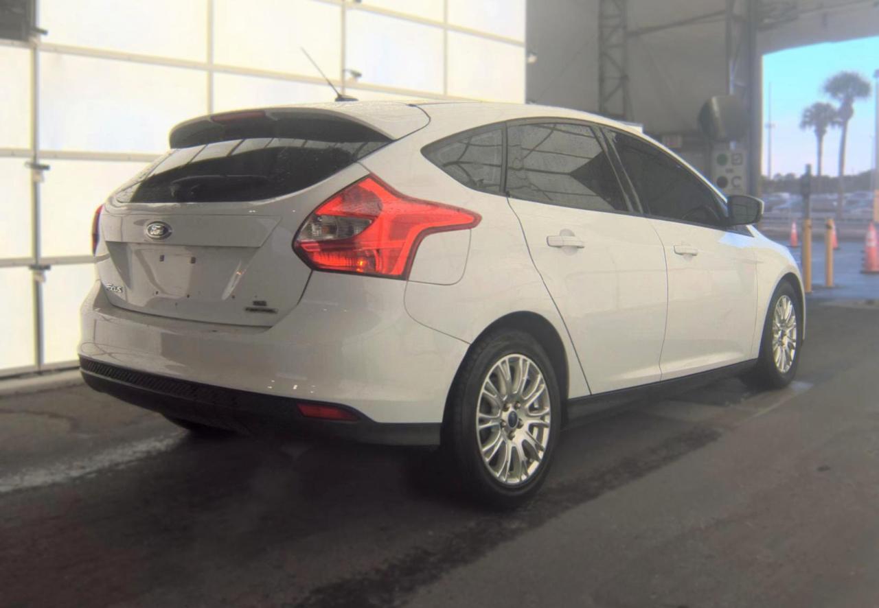 Ford Focus  2012