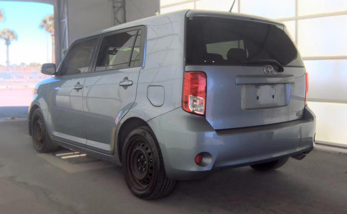 Scion xB  2011