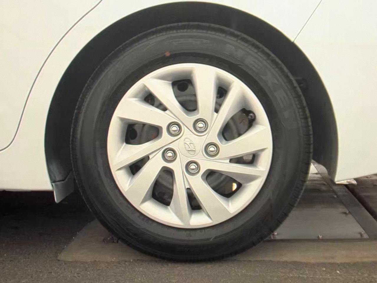 Hyundai Elantra  2018